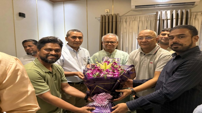 নবনির্বাচিত মহাসচিবকে ফুলেল শুভেচ্ছা জানালেন রনি