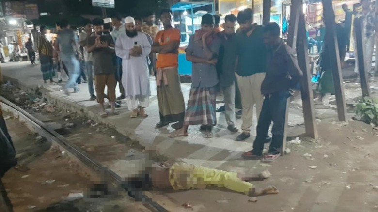 চাষাঢ়ায় ট্রেনের নিচে কাটা পড়ে প্রাণ গেল অজ্ঞাত কিশোরের